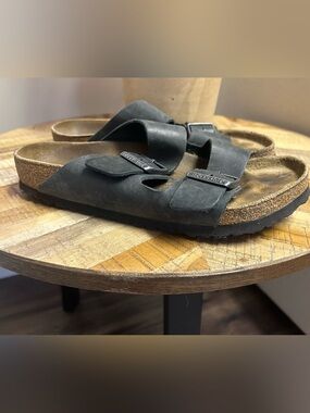 Birkenstock Black Arizona Two-Strap Sandals size 40